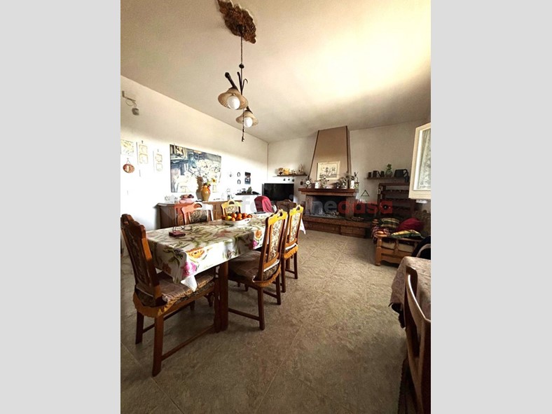 Villa in Vendita a Sava, 260'000&euro;, 300 m²