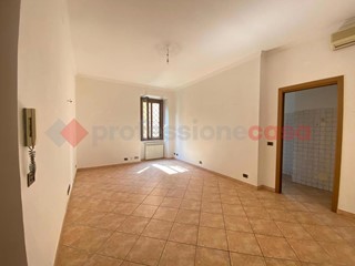 Trilocale in Vendita a Guidonia Montecelio, 119'000€, 75 m²