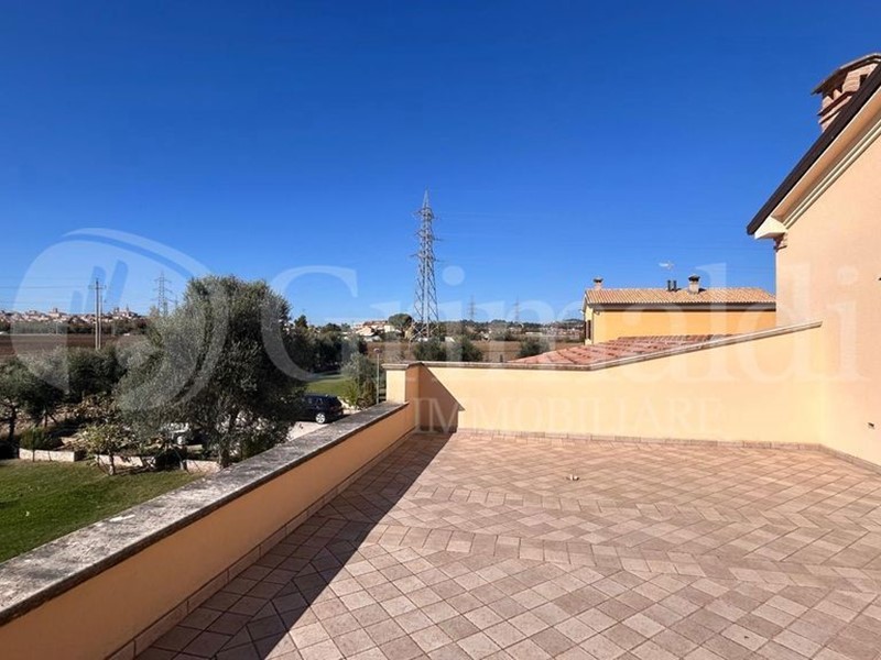 Appartamento in Vendita a Jesi, 285'000€, 160 m²