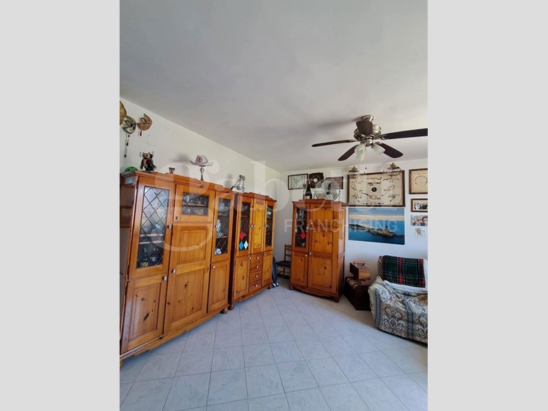 Quadrilocale in Vendita a Brindisi, 150'000€, 142 m², arredato