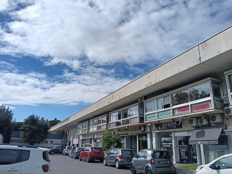 Negozio in Vendita a Roma, 210'000€, 59 m²