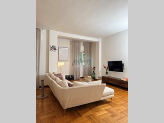 Trilocale in Vendita a Modena, zona Centro, 360'000€, 123 m², con Box