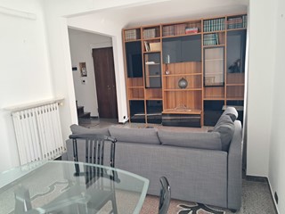 Appartamento in Affitto a Savona, 1'200€, 180 m², arredato