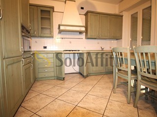 Trilocale in Affitto a Lecco, zona Santo Stefano, 880€, 125 m²
