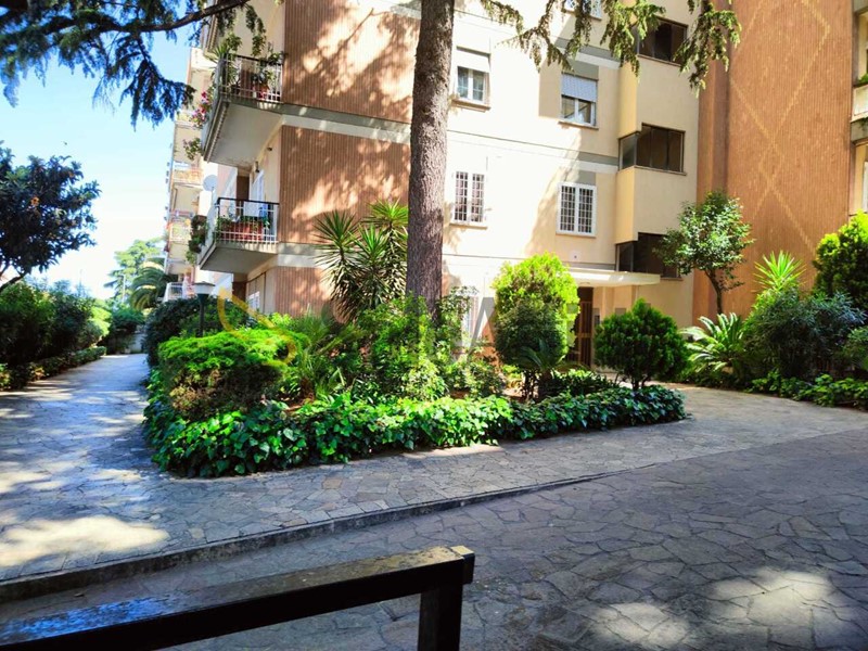 Quadrilocale in Affitto a Roma, zona Gianicolense-Monteverde, 1'490€, 138 m², arredato