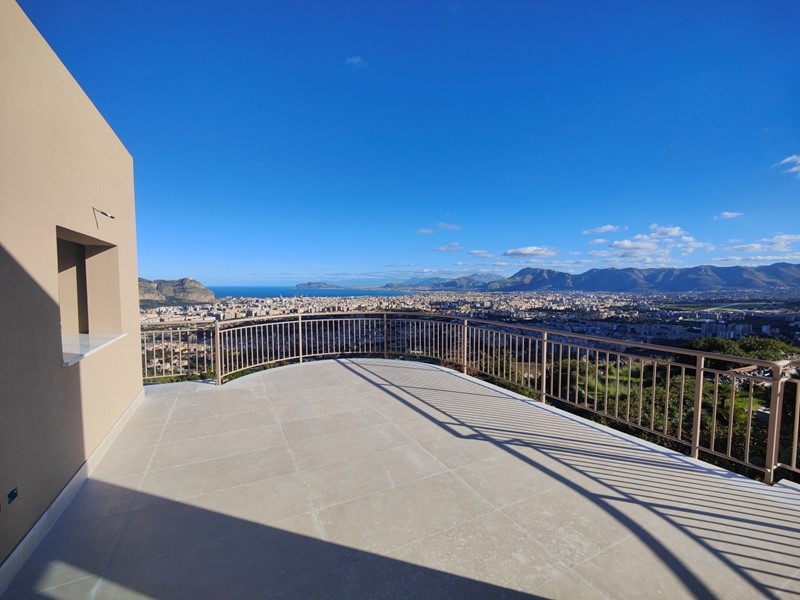 Attico in Vendita a Palermo, 177 m²