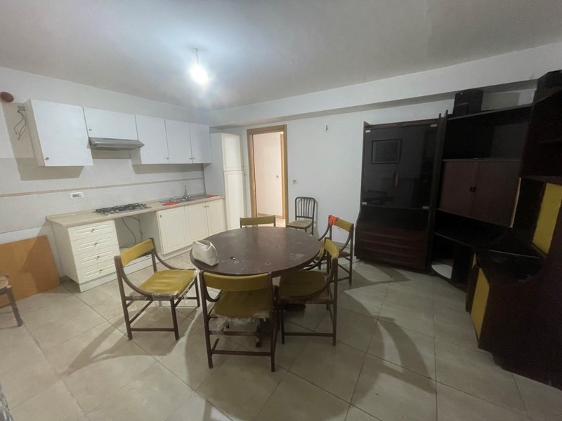 Appartamento in Vendita a Chieti, zona Centro Storico, 49'000€, 118 m²