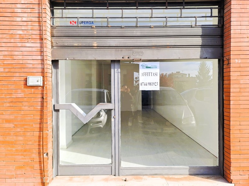 Immobile commerciale in Affitto a Amelia, 500€, 30 m²