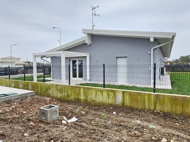 Casa Indipendente in Vendita a Montirone, 345'000&euro;, 146 m², con Box