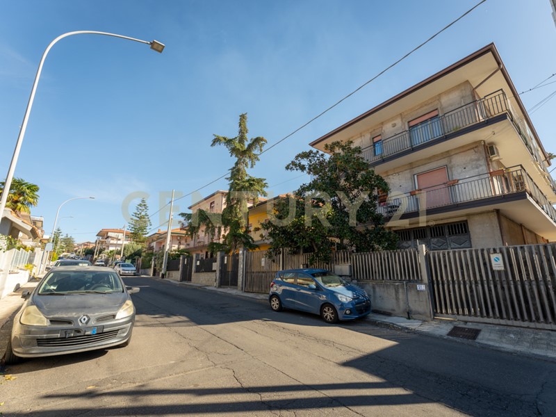 Appartamento in Vendita a Motta Sant'Anastasia, 129'000€, 140 m²