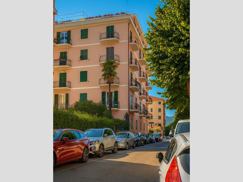 Appartamento in Vendita a Rapallo, 300'000&euro;, 130 m²