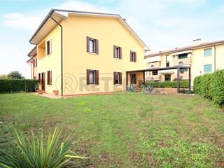 Casa Semi Indipendente in Vendita a Grumolo delle Abbadesse, 340'000&euro;, 241 m², con Box