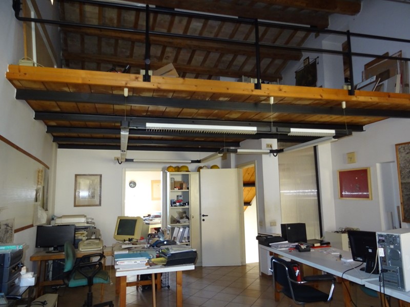Ufficio in Vendita a Corinaldo, 140'000&euro;, 181 m², arredato