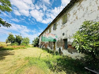 Casa Indipendente in Vendita a Ravenna, 190'000&euro;, 725 m²