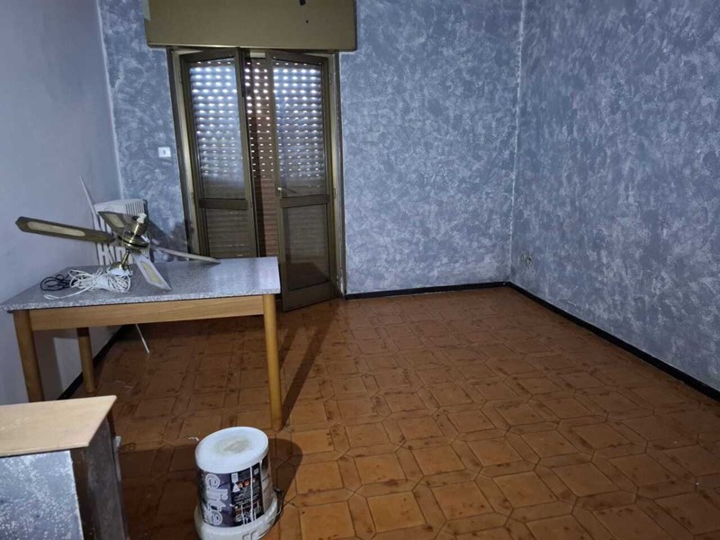 Bilocale in Vendita a Monza, 160'000€, 74 m², con Box