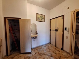 Trilocale in Vendita a Firenze, zona Statuto, 290'000€, 75 m²