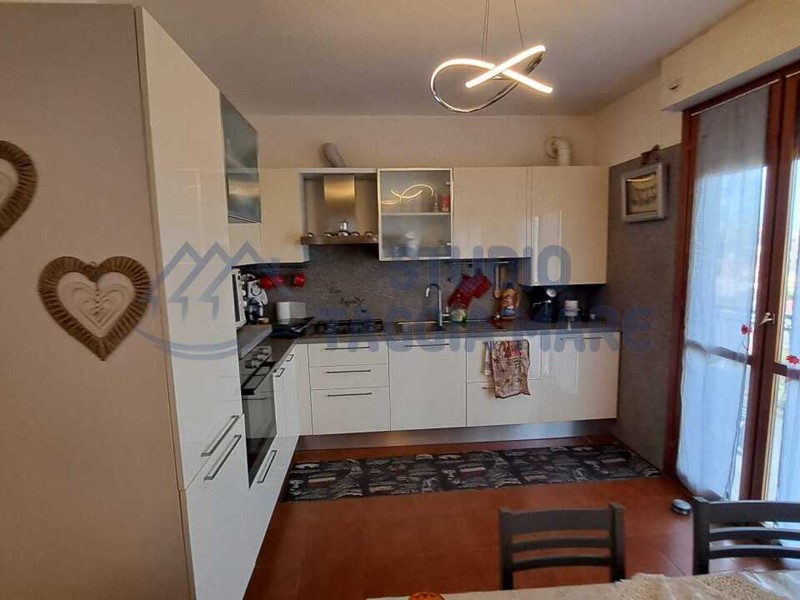 Trilocale in Vendita a Riva Ligure, 280'000&euro;, 90 m², arredato