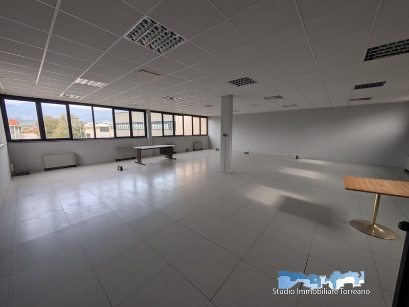 Ufficio in Affitto a Ivrea, 500&euro;, 115 m²