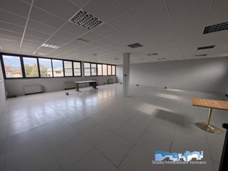 Ufficio in Affitto a Ivrea, 500&euro;, 115 m²