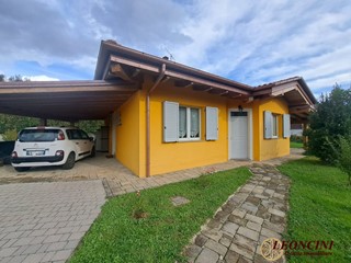 Villa in Vendita a Villafranca in Lunigiana, 300'000€, 129 m²