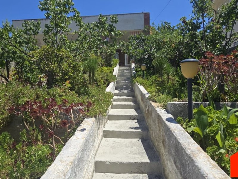 Villa in Vendita a Alcamo, 130'000€, 150 m²