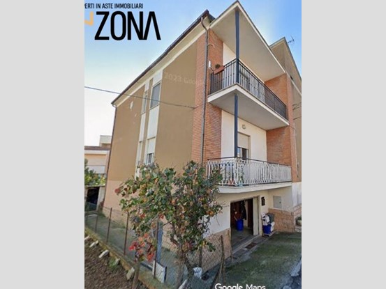 Quadrilocale in Vendita a Roseto degli Abruzzi, 48'750€, 148 m²