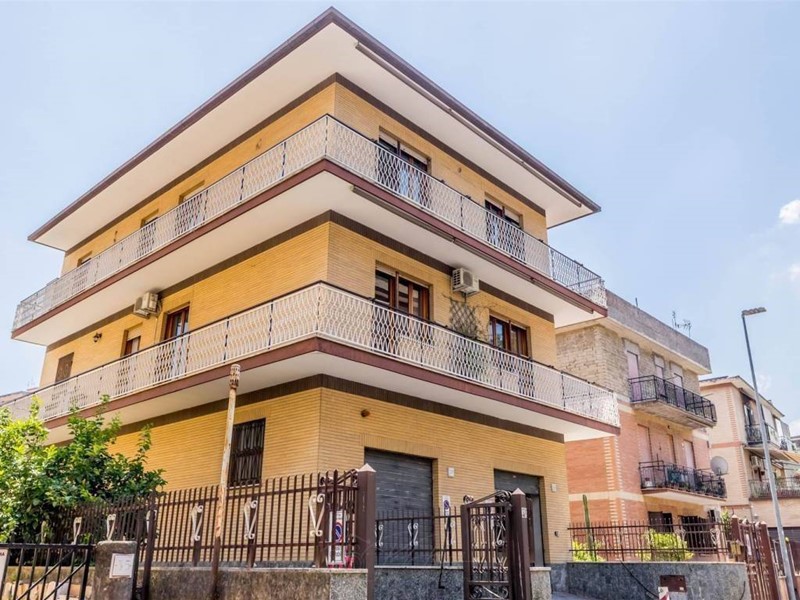 Appartamento in Vendita a Roma, 595'000€, 320 m²