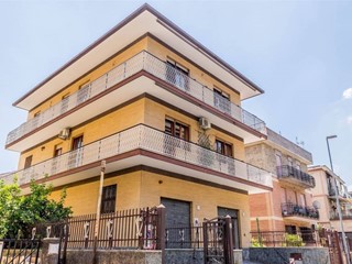 Appartamento in Vendita a Roma, 595'000€, 320 m²