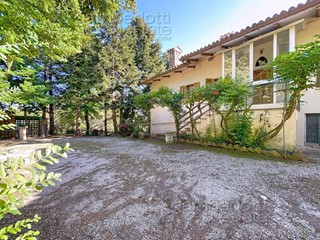 Casa Indipendente in Vendita a Isola del Piano, 139'000€, 259 m²