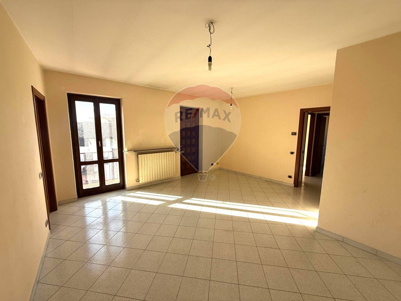 Trilocale in Affitto a Varese, 700€, 92 m²