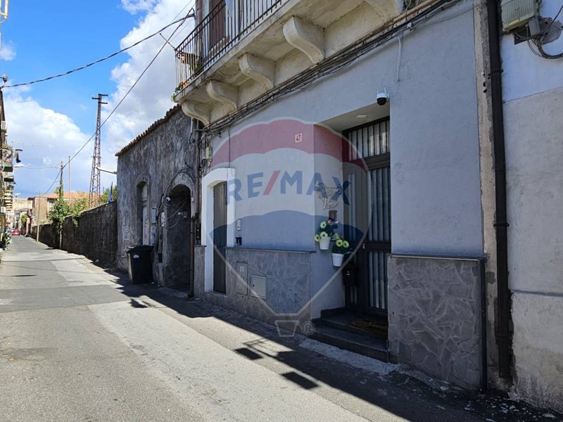 Bilocale in Vendita a Catania, 73'000&euro;, 48 m²