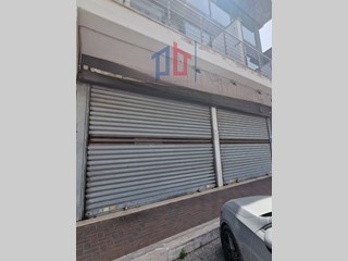 Immobile commerciale in Affitto a Pomezia, 1'000€, 40 m²