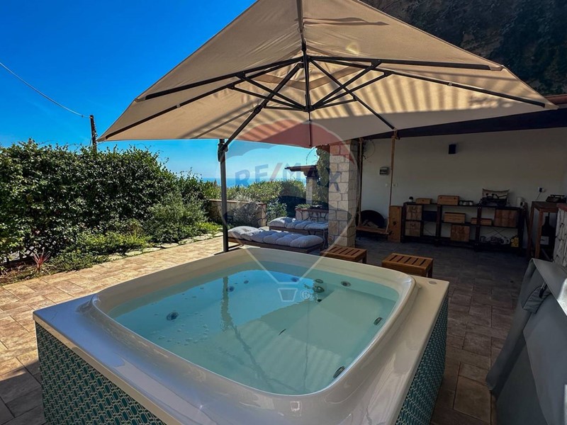 Appartamento in Vendita a Formia, 570'000€, 171 m²