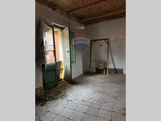 Bilocale in Vendita a Minturno, 36'000€, 47 m²