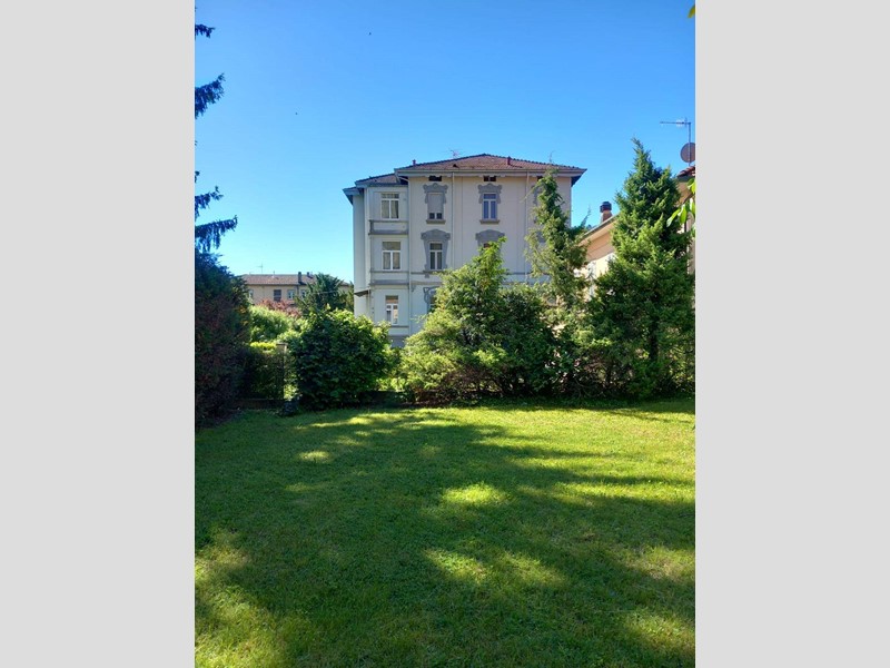 Villa in Vendita a Arcisate, 1'200'000&euro;, 700 m²