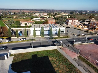 Immobile commerciale in Vendita a Nettuno, 678'000&euro;, 649 m²