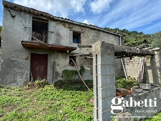 Terreno agricolo in Vendita a Montagnareale, 28'000€, 200 m²