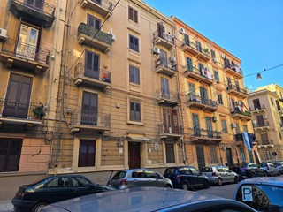 Bilocale in Affitto a Palermo, 560€, 75 m²