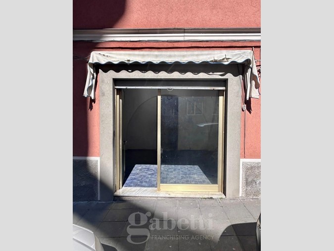 Negozio in Vendita a Vallo della Lucania, 45'000&euro;, 50 m²