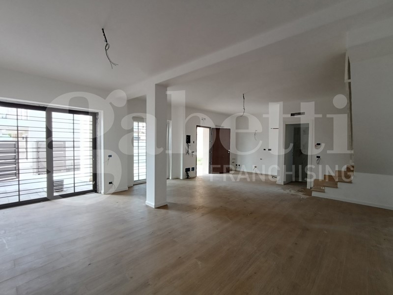 Villa bifamiliare in Vendita a Anzio, 299'000€, 100 m²