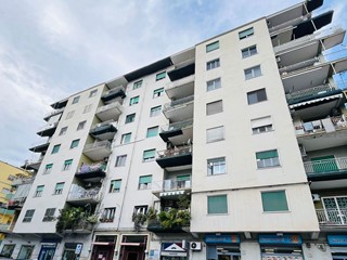 Bilocale in Vendita a Napoli, 215'000&euro;, 60 m²