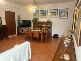 Trilocale in Vendita a Catania, 150'000€, 95 m², con Box