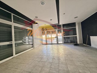 Immobile commerciale in Vendita a Siracusa, zona Tisia - Tica - Zecchino, 76'000&euro;, 161 m²
