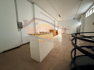 Immobile commerciale in Vendita a Siracusa, zona Tisia - Tica - Zecchino, 74'000&euro;, 138 m²