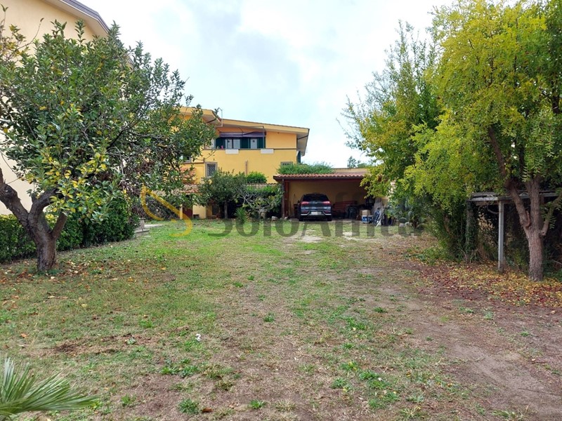 Trilocale in Affitto a Fiumicino, zona Isola Sacra, 1'110&euro;, 125 m², arredato