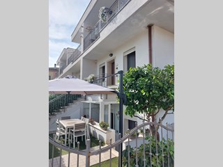 Villetta a schiera in Vendita a Sermoneta, zona STAZIONE LATINA - SERMONETA SHOPPING CENTER, 159'000&euro;, 90 m²