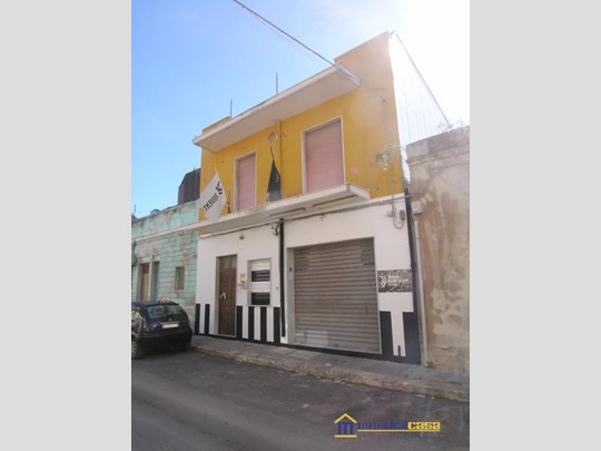 Casa Indipendente in Vendita a Pachino, 135'000&euro;, 310 m²