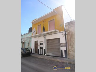 Casa Indipendente in Vendita a Pachino, 135'000&euro;, 310 m²