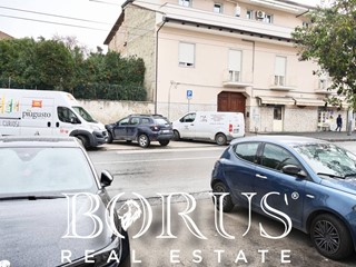 Immobile commerciale in Affitto a Teverola, 550&euro;, 46 m²
