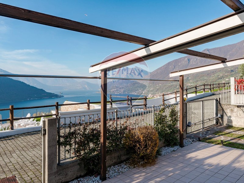 Trilocale in Vendita a Sale Marasino, 410'000&euro;, 111 m²